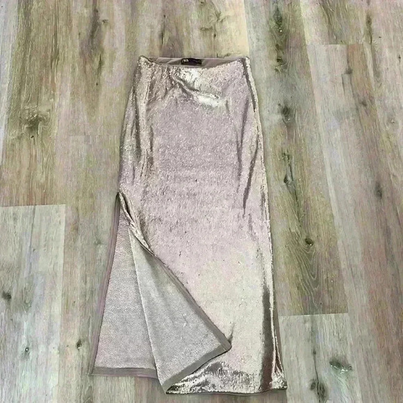 Zara pink sequins maxi skirt with slit and zipper closure - Picture 2 of 5